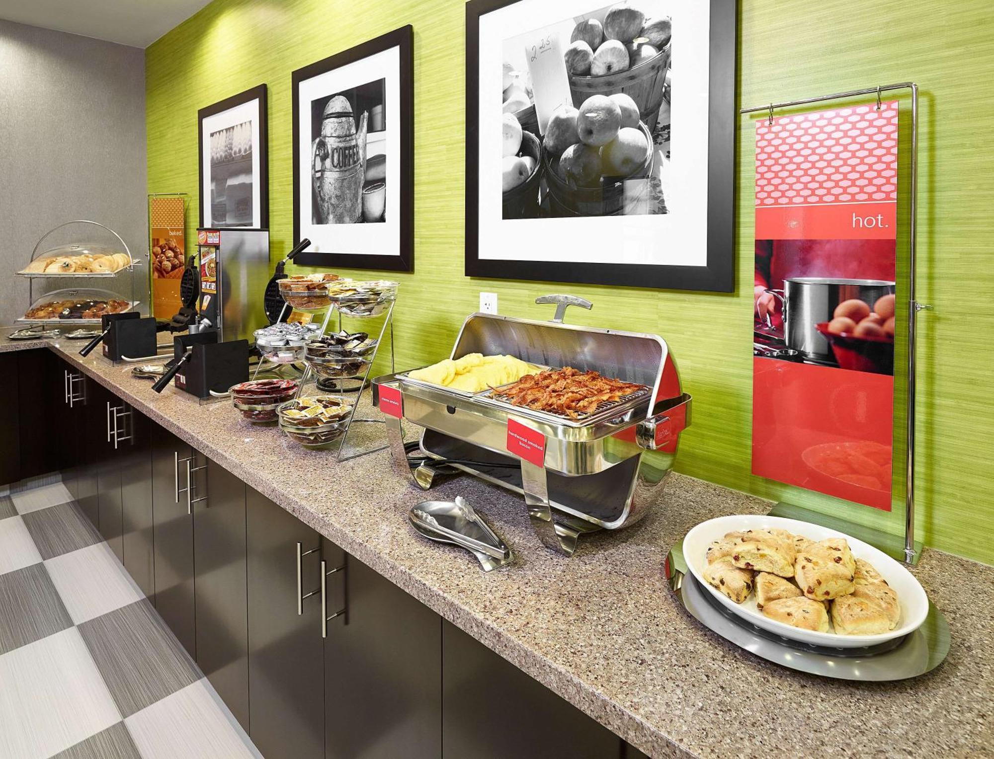 Hampton Inn By Hilton Calgary Airport North Екстер'єр фото