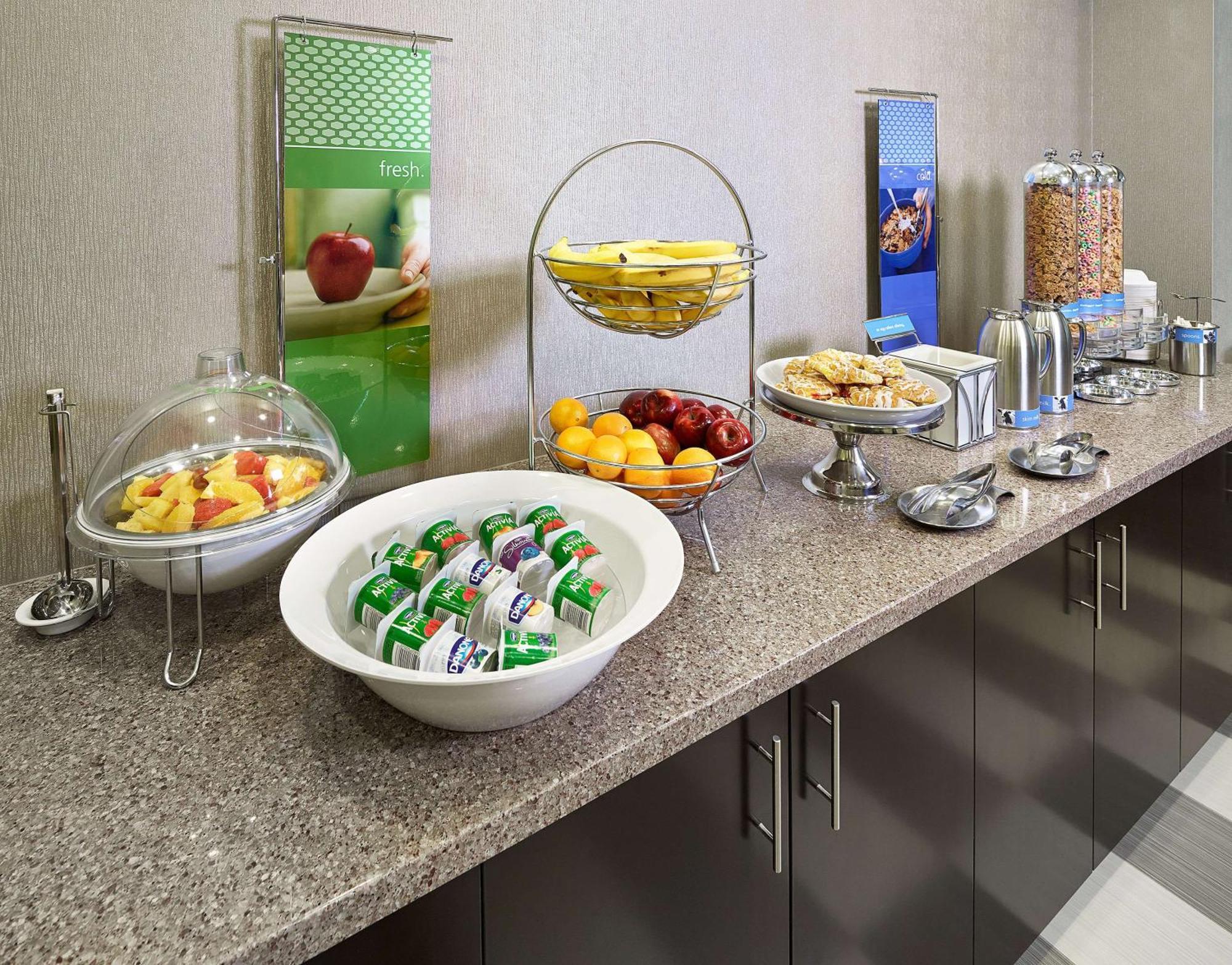 Hampton Inn By Hilton Calgary Airport North Екстер'єр фото